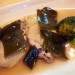 菜根譚 北海道中華 - コラーゲンたっぷり手羽先と昆布の醤油煮込み