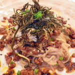 菜根譚 北海道中華 - 黒豚とクルミ入り汁なし坦々麺