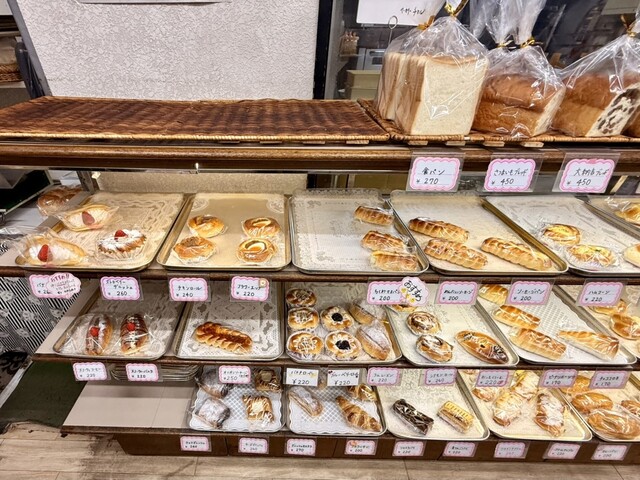 ベーカリー チロル - ちはら台/パン | 食べログ