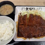 名古屋名物 みそかつ 矢場とん - 料理写真:わらじとんかつ定食２，０００円