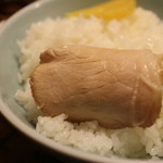 喜来登 - チャーシューでご飯を巻いて食べちゃいます♪♪♪