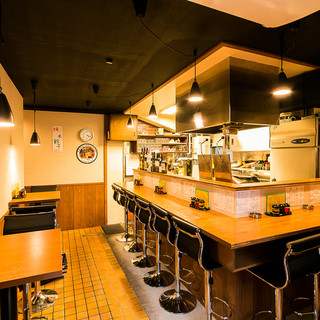 お一人でも貸切パーティーもＯＫ！カウンター&テーブル席