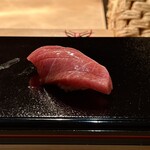 すし 良月 - 本マグロの中トロにぎり