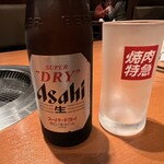 焼肉特急 - ドリンク写真:瓶ビール 中(アサヒスーパードライ)