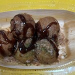 銀だこハイボール酒場 - 写真撮り忘れてたので既に3個食べてます　プレーン8個650円