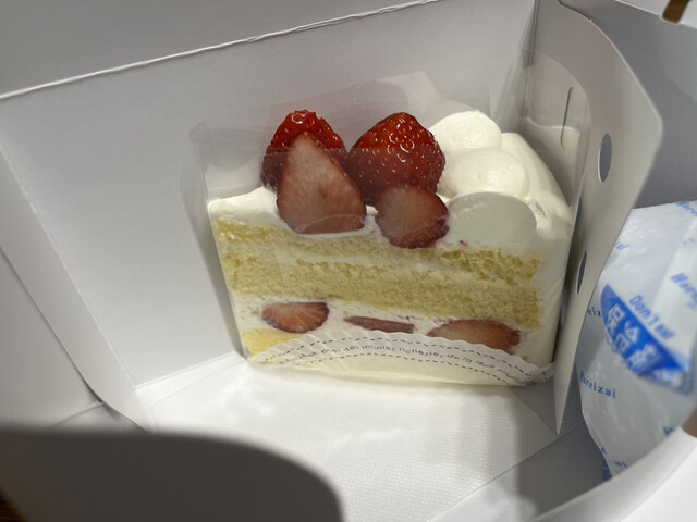 Ducky Duck Cake Shop Ayase ten - Ayase/Cake | Tabelog