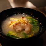 銀座 座屋 - 祝いの紅白椀 キンキ(紅)とフグの白子(白)の霙椀 金箔 芽キャベツ 2015.2.1x