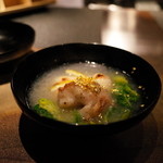 銀座 座屋 - 祝いの紅白椀 キンキ(紅)とフグの白子(白)の霙椀 金箔 芽キャベツ 2015.2.1x