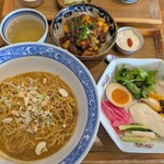 かかん - 料理写真:汁なし坦々麺定食¥1,280
＆お茶碗麻婆丼＋¥450