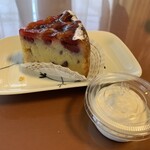 エチエンヌ - しっとり苺の焼きケーキ本体価格630円