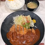 味の店 一番 - 特大ロースカツ定食(1,300円)
ロースカツ150g
ご飯･味噌汁･漬物付き
