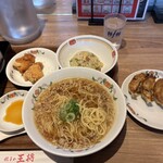 餃子の王将 - 料理写真:Aセットとジャストサイズのニンニク激増し餃子