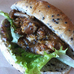 ミックスプラスベーカリー - 豚バラの赤ワイン煮 ¥340