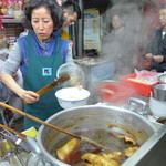 小寶米粉焿 - なんと手早いこと！