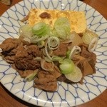 もつ焼き 大統領 支店 - 名物のもつ煮込み