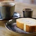 五十鈴川カフェ - コーヒーとロールケーキ