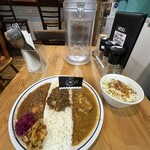 CURRY SHOP くじら - 