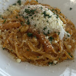 アバンダントリー - 濃厚半熟卵とベーコンのパスタ