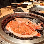 精肉卸問屋直営焼肉店 牛次郎 - 