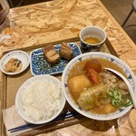 野菜を食べるごちそうとん汁 ごちとん - 
