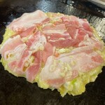 お好み焼・焼そば 風月 - 料理写真:豚玉 焼き始めました