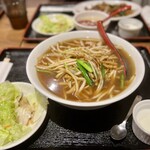 大衆酒場 いっぷく - 肉もやし湯麺