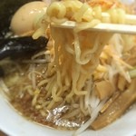 うち田 - 特製らーめん：麺リフト