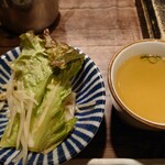 焼肉 炭屋 - 大根サラダ、ビビンバについてきたスープ