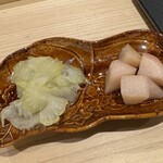 鮨 こん藤 - セロリと新生姜のガリ