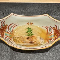 鮨 こん藤 - ノドグロと新玉ねぎ　◎◎
                      新玉ねぎはノドグロの出汁をたっぷり吸ってて最高！