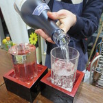 はらぐち酒店 - トクトクトク…注いでくださってるのは、お嫁さん