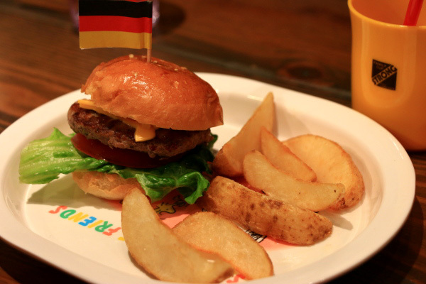 閉店 ヴィレッジヴァンガード ダイナー ルミネ横浜 Village Vanguard Diner 横浜 ハンバーガー 食べログ 閉店 ヴィレッジヴァンガード ダイナー ルミネ横浜 Village Vanguard Diner 横浜 ハンバーガー 食べログ