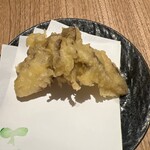 自家製粉石臼挽きうどん 青空blue - まいたけ天250