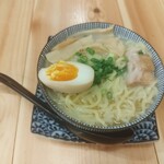 スミビトケムリ - ミニ鶏白湯ラーメン638円