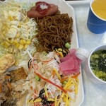 東横INN  - 料理写真:初日
ちらし寿司、焼きそば、さば焼き、玉子焼き、ウィンナー、大根の煮物、コールスロー、コーン、マカロニサラダ、たまごスープ