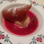 ラ スフォリーナ - アーモンドのジェラート、桃のスープ