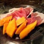 自然派レストラン TERRA - 熟成生ハムとパパイヤ