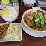 ラーメン 魁力屋 - 料理写真: