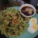 Lean on Tree - 空芯菜の天婦羅と肉味噌小エビソース