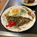 さんみ - 料理写真:焼きそば　イカ肉玉　550円