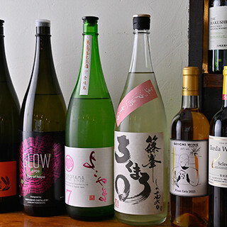 厳選日本酒5種を日替わりで。牛タン料理に寄り添う焼酎も充実