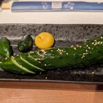 牛タン 馬刺し 特選和牛 ぶれゑめん - きゅうりの一本漬け