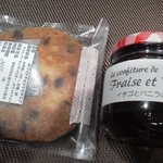 pas à pas... - 店頭で販売されていたクッキーとジャム