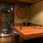 Menshouno Kokorotsukushi Tsurutontan - 一階テーブル席