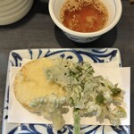手打うどん すみた - 春野菜天盛 右からふきのとう•菜の花•新玉ねぎ•タラの芽