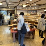 バール トラットリア トムトム - 1階のベーカリートムトムはまだ営業を続けるそうです