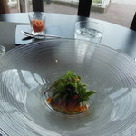 ポエシア - 三重産炙り〆鯖のカルパッチョ　宮城産フルーツトマトのグラニテを合わせて