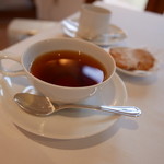 ブラッセリー ラシュレ - 紅茶と茶菓子。