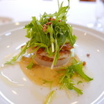 ブラッセリー ラシュレ - 魚料理：天草のアラカブの皮をぱりっと焼き上げ大根にのせて味噌クリームソースで。香ばしいはと麦がアクセント。