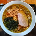 より道 - 料理写真:鶏油、トッピングタップリの中華そば大盛り！